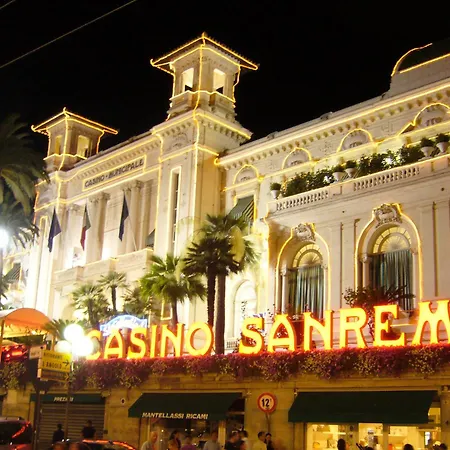 別荘 La Pace, Il Sole, Il Mare - Casa Indipendente Vista Mare, Posto Auto Privato, Ampio Spazio Esterno Attrezzato, A Pochi Minuti Dalle Spiagge サンレモ