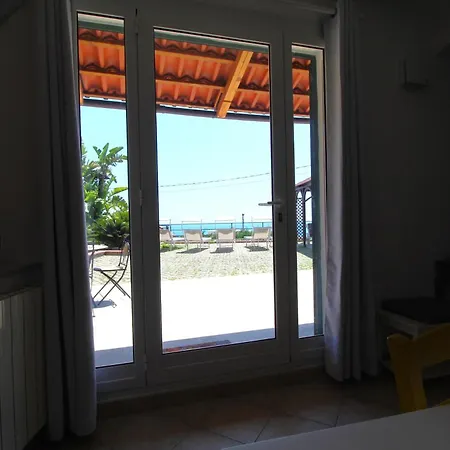 La Pace, Il Sole, Il Mare - Casa Indipendente Vista Mare, Posto Auto Privato, Ampio Spazio Esterno Attrezzato, A Pochi Minuti Dalle Spiagge サンレモ