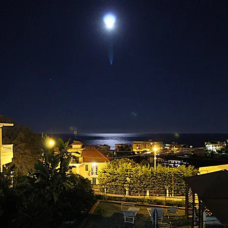 別荘 La Pace, Il Sole, Il Mare - Casa Indipendente Vista Mare, Posto Auto Privato, Ampio Spazio Esterno Attrezzato, A Pochi Minuti Dalle Spiagge *