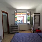 La Pace, Il Sole, Il Mare - Casa Indipendente Vista Mare, Posto Auto Privato, Ampio Spazio Esterno Attrezzato, A Pochi Minuti Dalle Spiagge Sanremo
