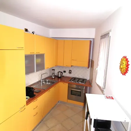 Dom wakacyjny La Pace, Il Sole, Il Mare - Casa Indipendente Vista Mare, Posto Auto Privato, Ampio Spazio Esterno Attrezzato, A Pochi Minuti Dalle Spiagge *