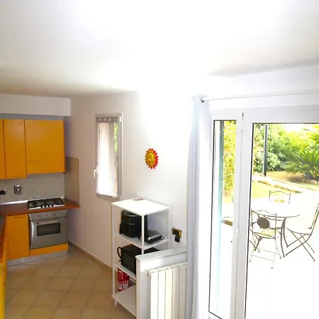 La Pace, Il Sole, Il Mare - Casa Indipendente Vista Mare, Posto Auto Privato, Ampio Spazio Esterno Attrezzato, A Pochi Minuti Dalle Spiagge Dom wakacyjny *