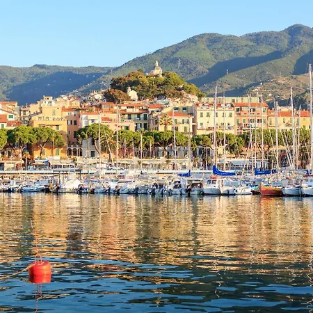 La Pace, Il Sole, Il Mare - Casa Indipendente Vista Mare, Posto Auto Privato, Ampio Spazio Esterno Attrezzato, A Pochi Minuti Dalle Spiagge Dom wakacyjny San Remo
