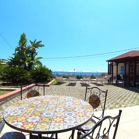 Holiday home La Pace, Il Sole, Il Mare - Casa Indipendente Vista Mare, Posto Auto Privato, Ampio Spazio Esterno Attrezzato, A Pochi Minuti Dalle Spiagge Sanremo