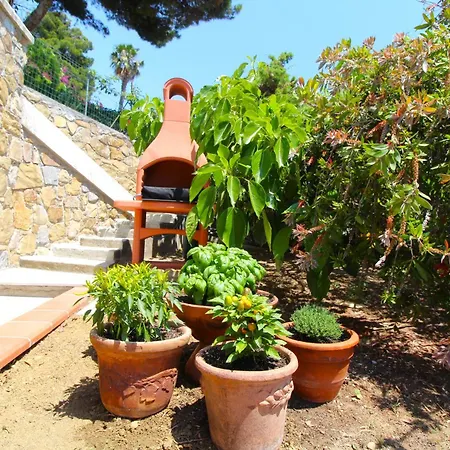 La Pace, Il Sole, Il Mare - Casa Indipendente Vista Mare, Posto Auto Privato, Ampio Spazio Esterno Attrezzato, A Pochi Minuti Dalle Spiagge بيت للعطل سانريمو