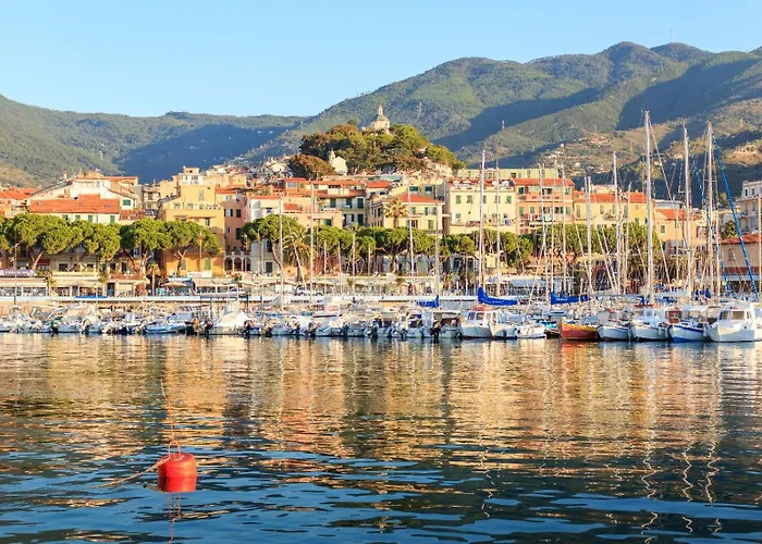 La Pace, Il Sole, Il Mare - Casa Indipendente Vista Mare, Posto Auto Privato, Ampio Spazio Esterno Attrezzato, A Pochi Minuti Dalle Spiagge Casa de Férias Sanremo
