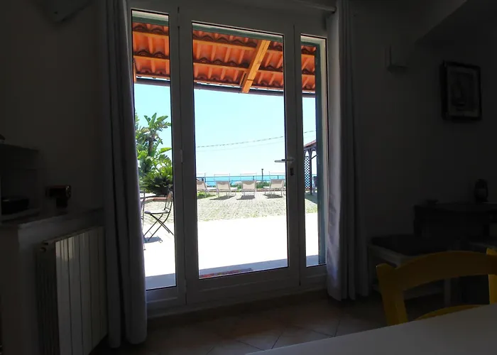 La Pace, Il Sole, Il Mare - Casa Indipendente Vista Mare, Posto Auto Privato, Ampio Spazio Esterno Attrezzato, A Pochi Minuti Dalle Spiagge Sanremo
