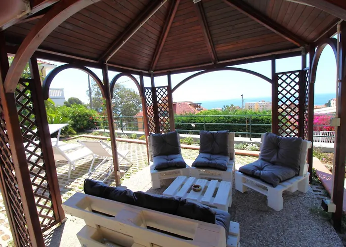 La Pace, Il Sole, Il Mare - Casa Indipendente Vista Mare, Posto Auto Privato, Ampio Spazio Esterno Attrezzato, A Pochi Minuti Dalle Spiagge *